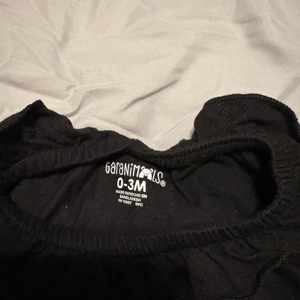 Garanimals Black Ruffled Diaper Cover Set - Picture 2 of 2